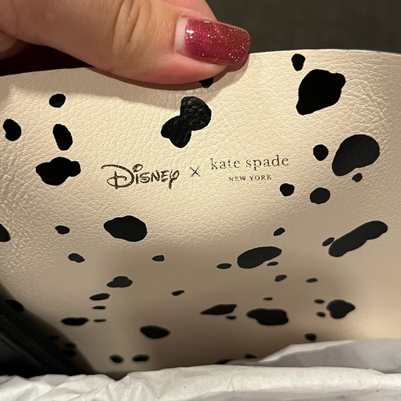 Disney x Kate Spade Cruella Tote - Picture 10 of 13